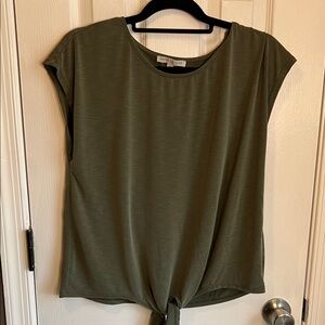 Universal Thread Olive Tie-Front Short Sleeve Tee